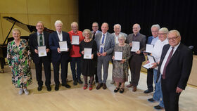 Zehn Bürgerinnen und Bürger wurden für ihre ehrenamtliche Arbeit mit der Stadtplakette ausgezeichnet.