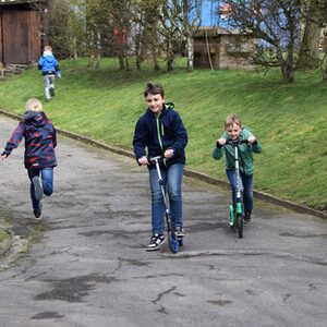 spielende Kinder