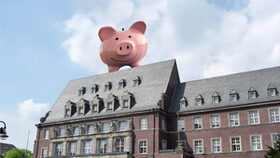 Sparschwein auf Rathaus